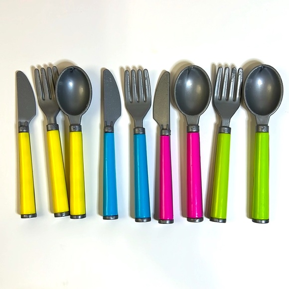 22 Pcs Tea Set and Dinner Party Assortment - Picture 4 of 10